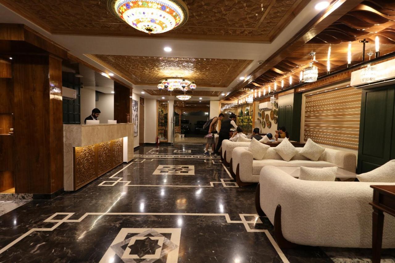 Hotel Blanco Srīnagar エクステリア 写真