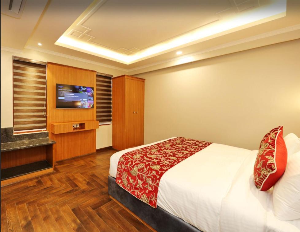 Hotel Blanco Srīnagar エクステリア 写真